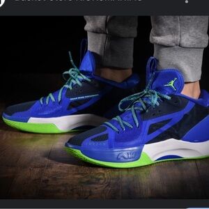 Nike Blue and Green Athletic Shoes